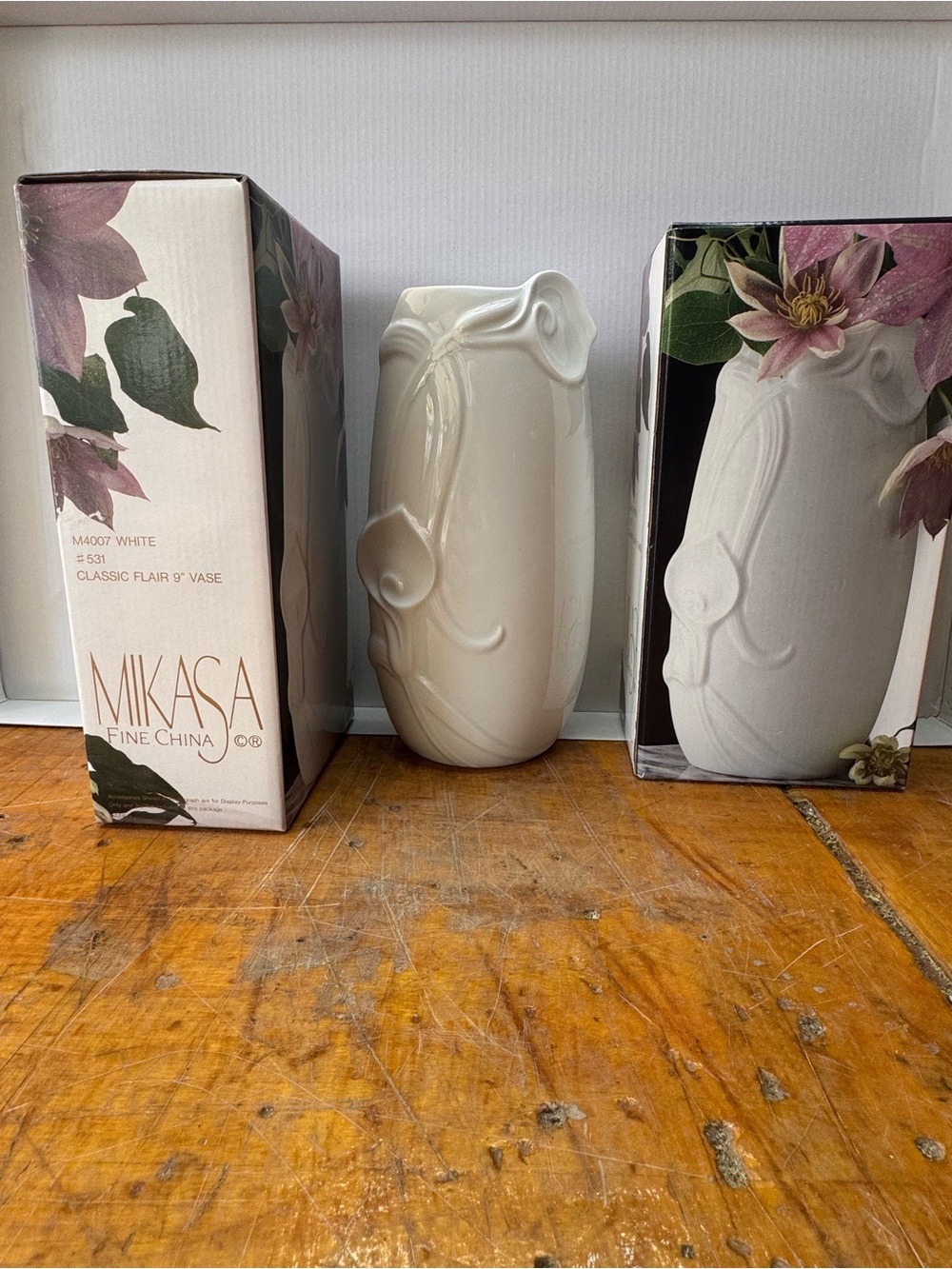 Pair Vintage Mikasa Classic Flair White 9" Vases M4007 Calla Lily New In Box NIB